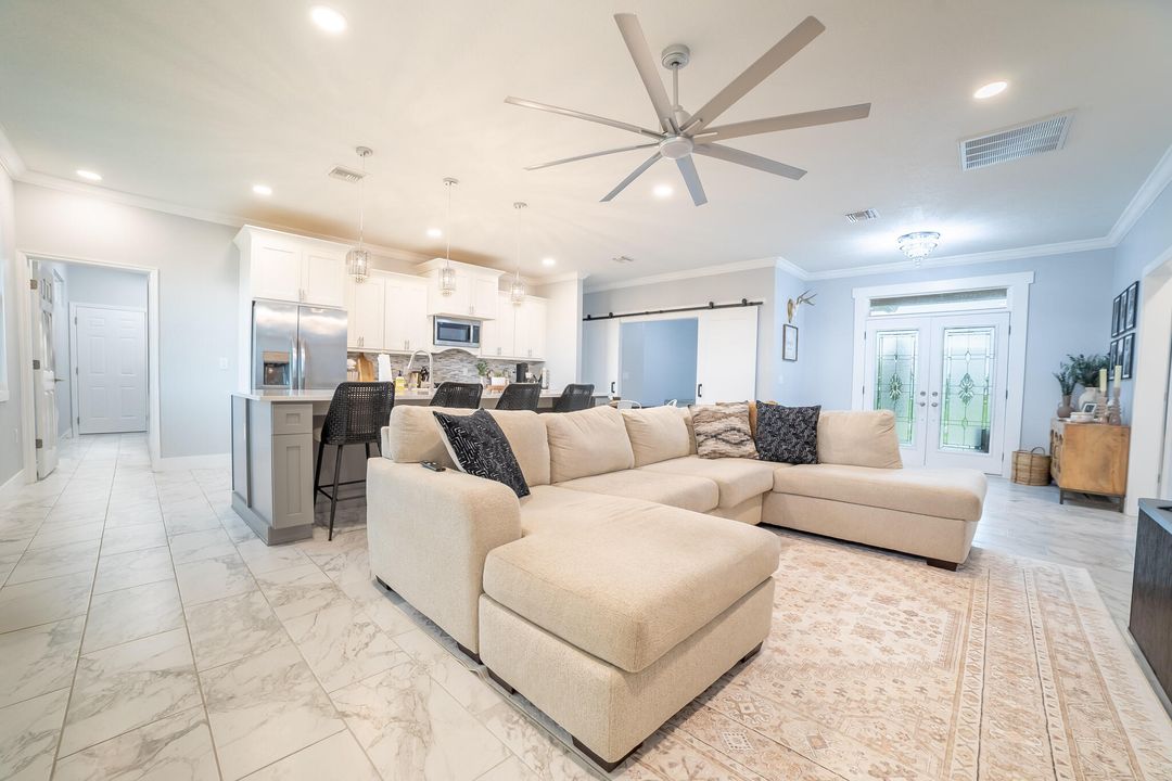 待售: $439,000 (4 贝兹, 2 浴室, 1790 平方英尺)