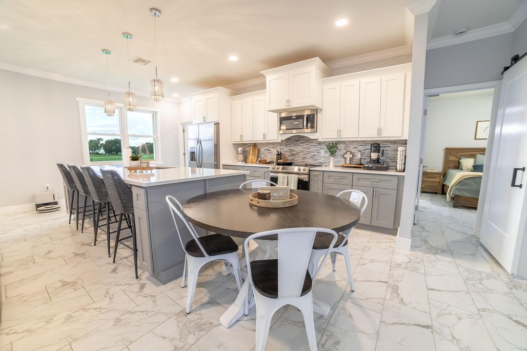 待售: $439,000 (4 贝兹, 2 浴室, 1790 平方英尺)