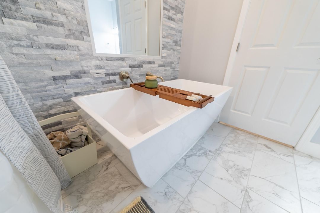 待售: $439,000 (4 贝兹, 2 浴室, 1790 平方英尺)