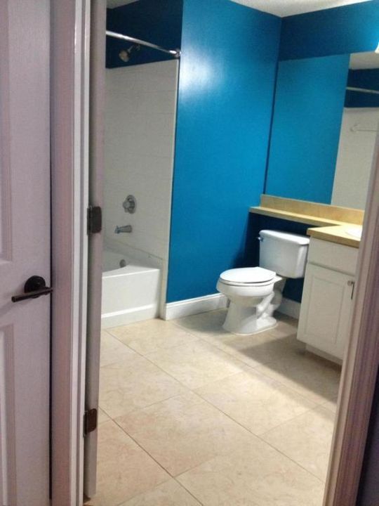 Под контрактом: $2,000 (2 спален, 2 ванн, 1258 Квадратных фут)