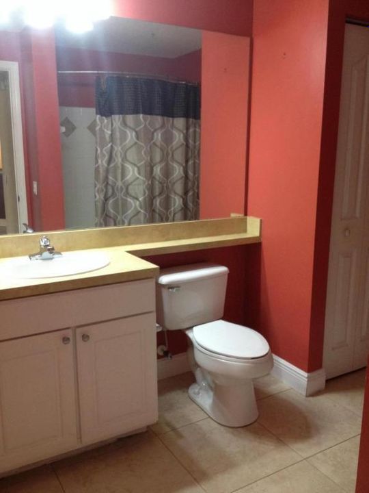 Под контрактом: $2,000 (2 спален, 2 ванн, 1258 Квадратных фут)