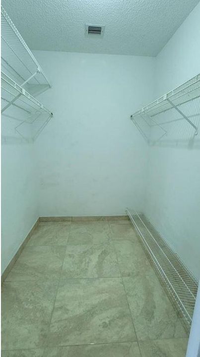 For Rent: $2,050 (2 beds, 2 baths, 1251 Square Feet)