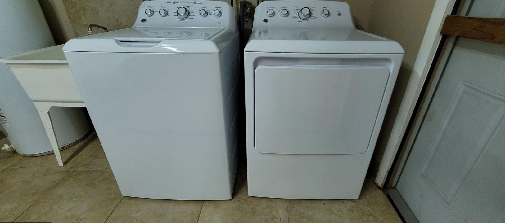 For Rent: $2,050 (2 beds, 2 baths, 1251 Square Feet)