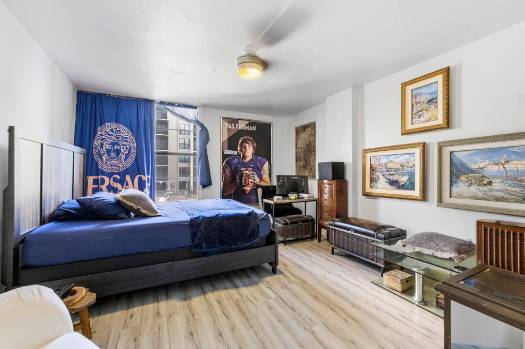 Под контрактом: $310,000 (1 спален, 1 ванн, 795 Квадратных фут)