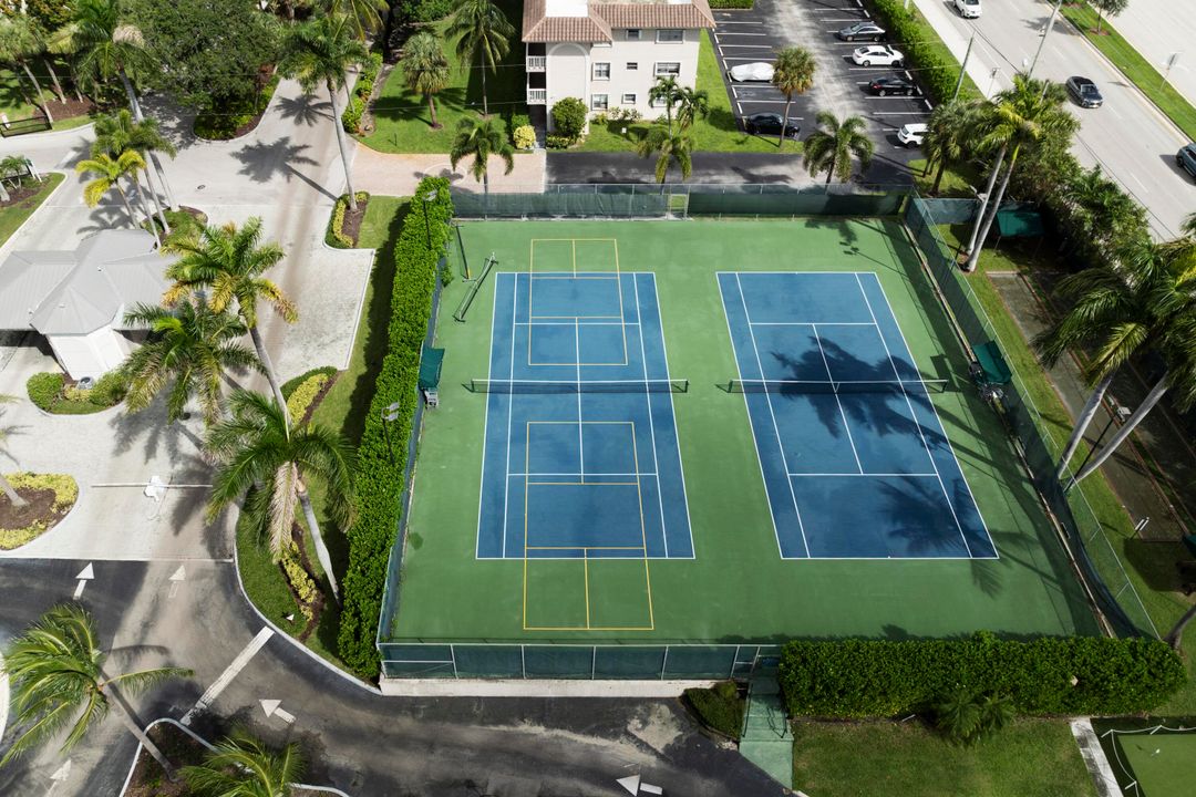 Под контрактом: $310,000 (1 спален, 1 ванн, 795 Квадратных фут)