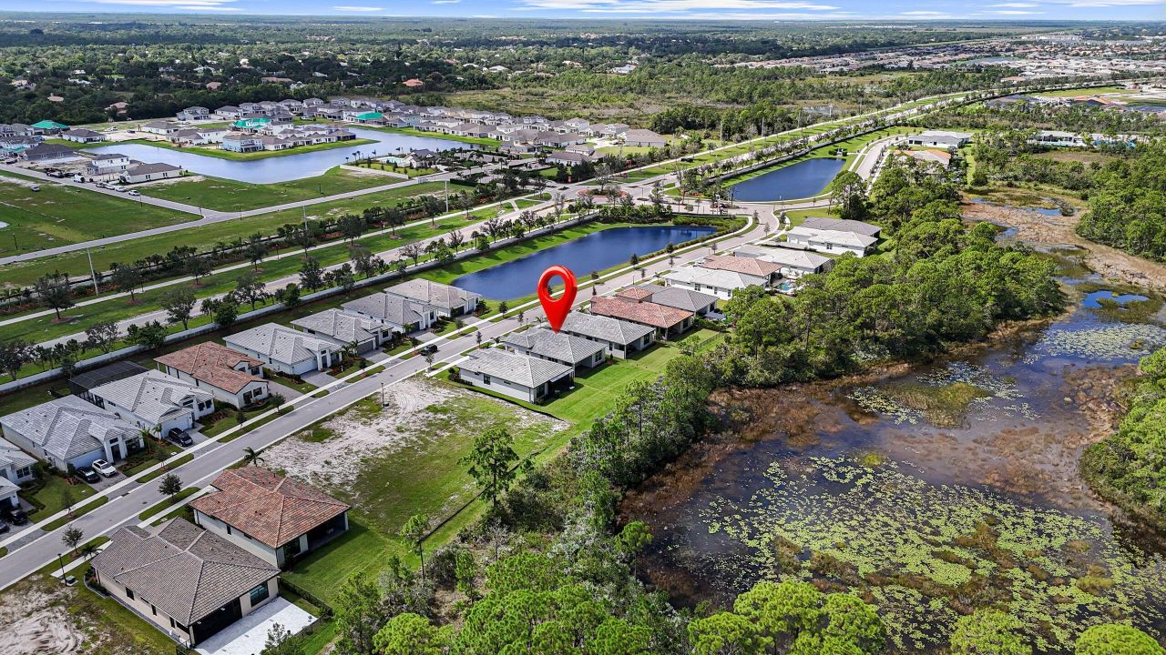 Под контрактом: $569,990 (3 спален, 3 ванн, 1840 Квадратных фут)