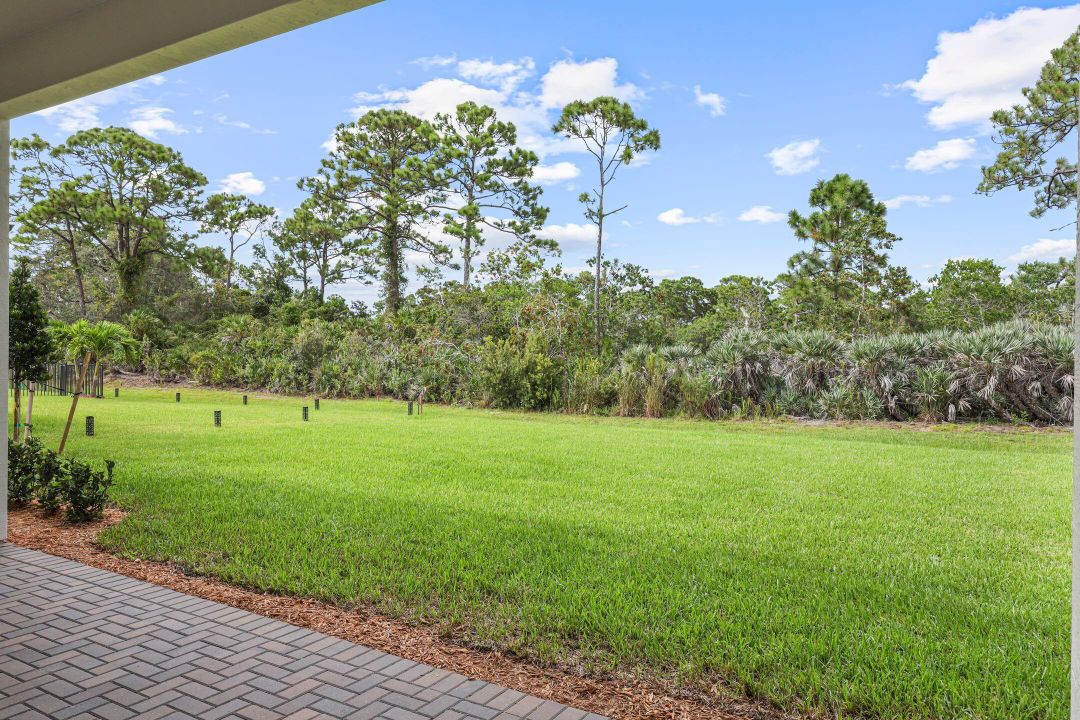 Под контрактом: $569,990 (3 спален, 3 ванн, 1840 Квадратных фут)