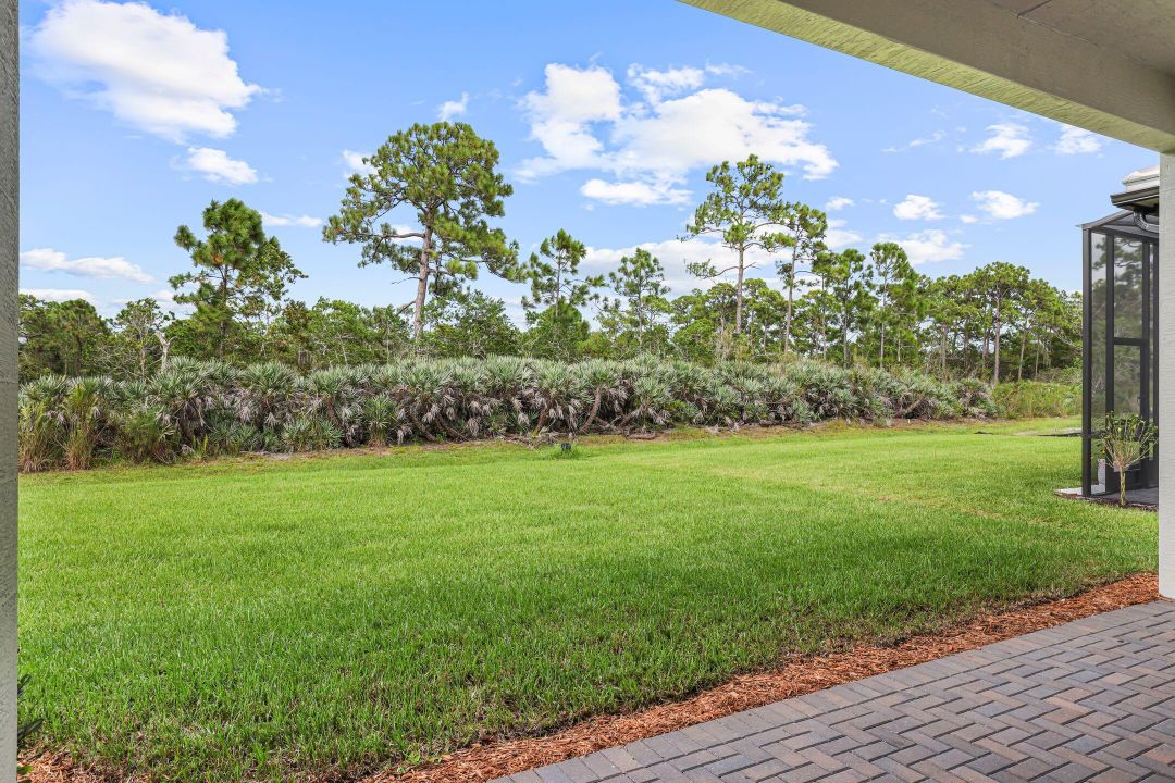 Под контрактом: $569,990 (3 спален, 3 ванн, 1840 Квадратных фут)