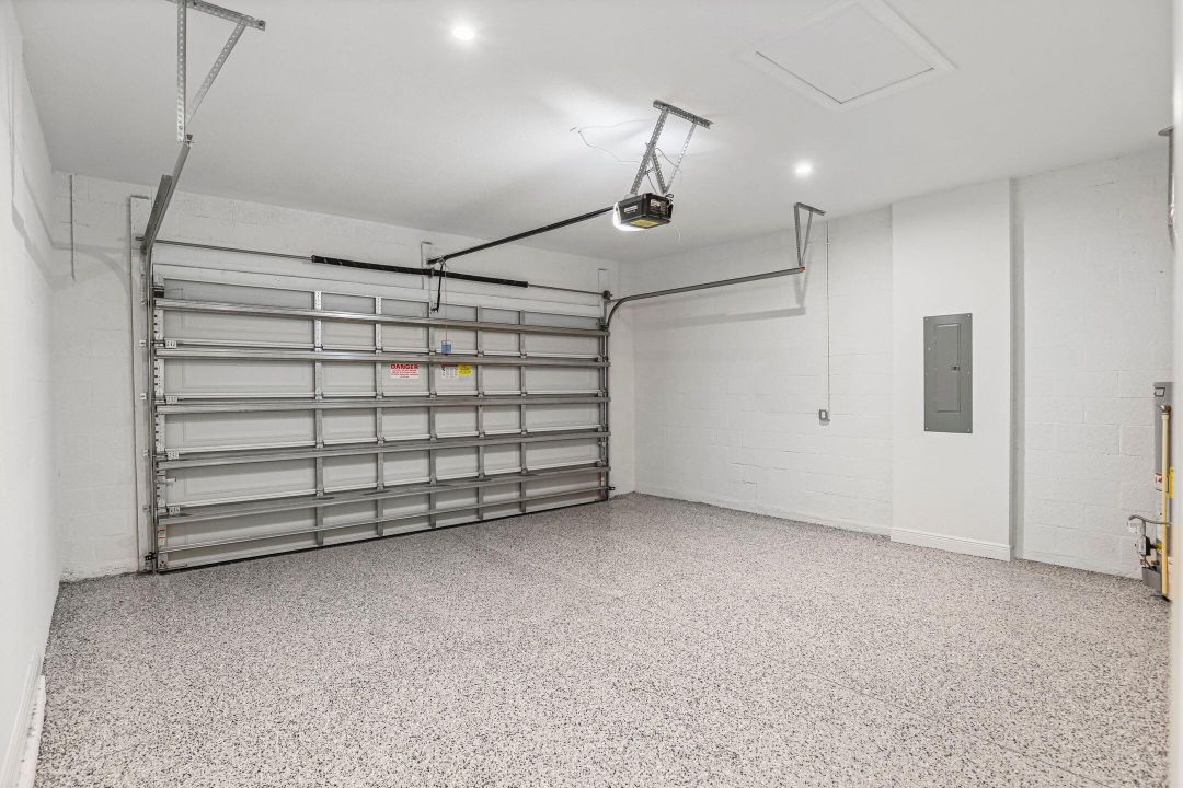 Под контрактом: $569,990 (3 спален, 3 ванн, 1840 Квадратных фут)