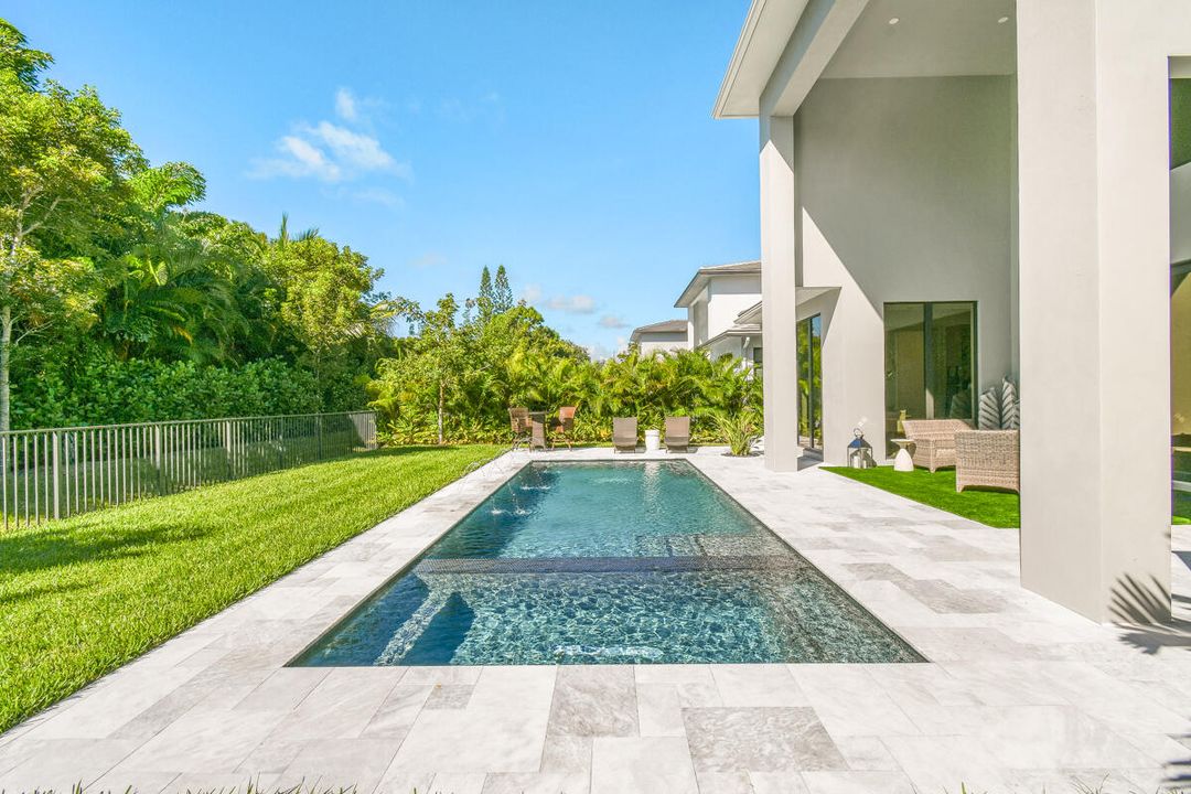 Activo con contrato: $2,949,000 (5 camas, 5 baños, 4522 Pies cuadrados)