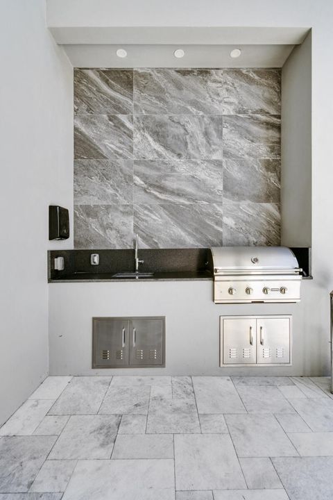 Activo con contrato: $2,949,000 (5 camas, 5 baños, 4522 Pies cuadrados)