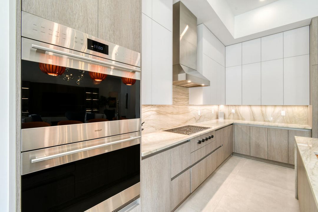 Activo con contrato: $2,949,000 (5 camas, 5 baños, 4522 Pies cuadrados)