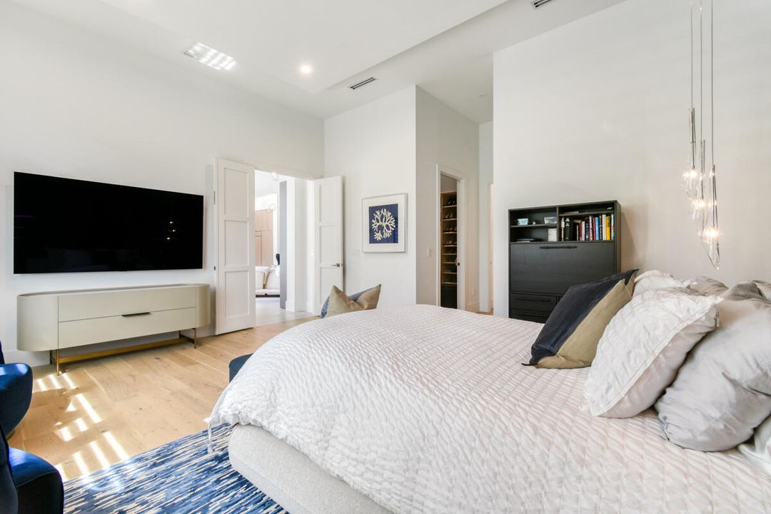 Activo con contrato: $2,949,000 (5 camas, 5 baños, 4522 Pies cuadrados)