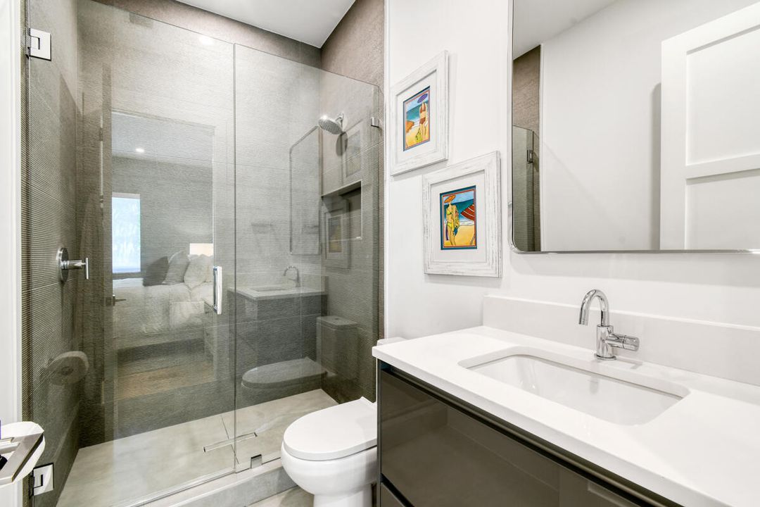 Activo con contrato: $2,949,000 (5 camas, 5 baños, 4522 Pies cuadrados)