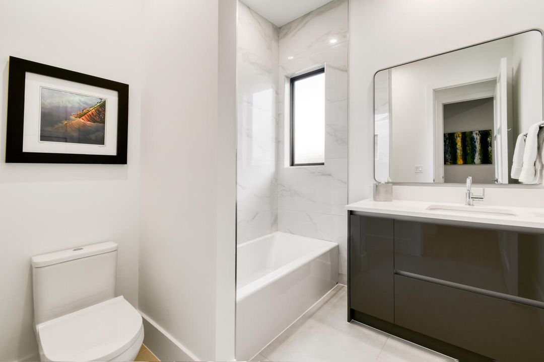 Activo con contrato: $2,949,000 (5 camas, 5 baños, 4522 Pies cuadrados)