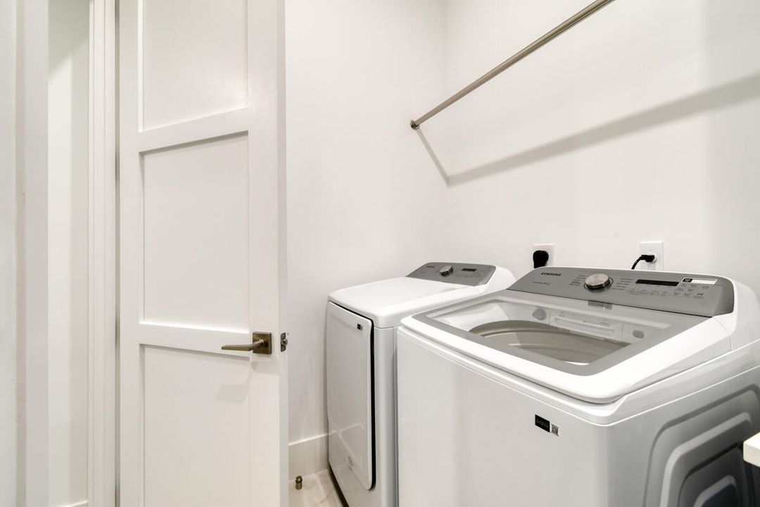 Activo con contrato: $2,949,000 (5 camas, 5 baños, 4522 Pies cuadrados)