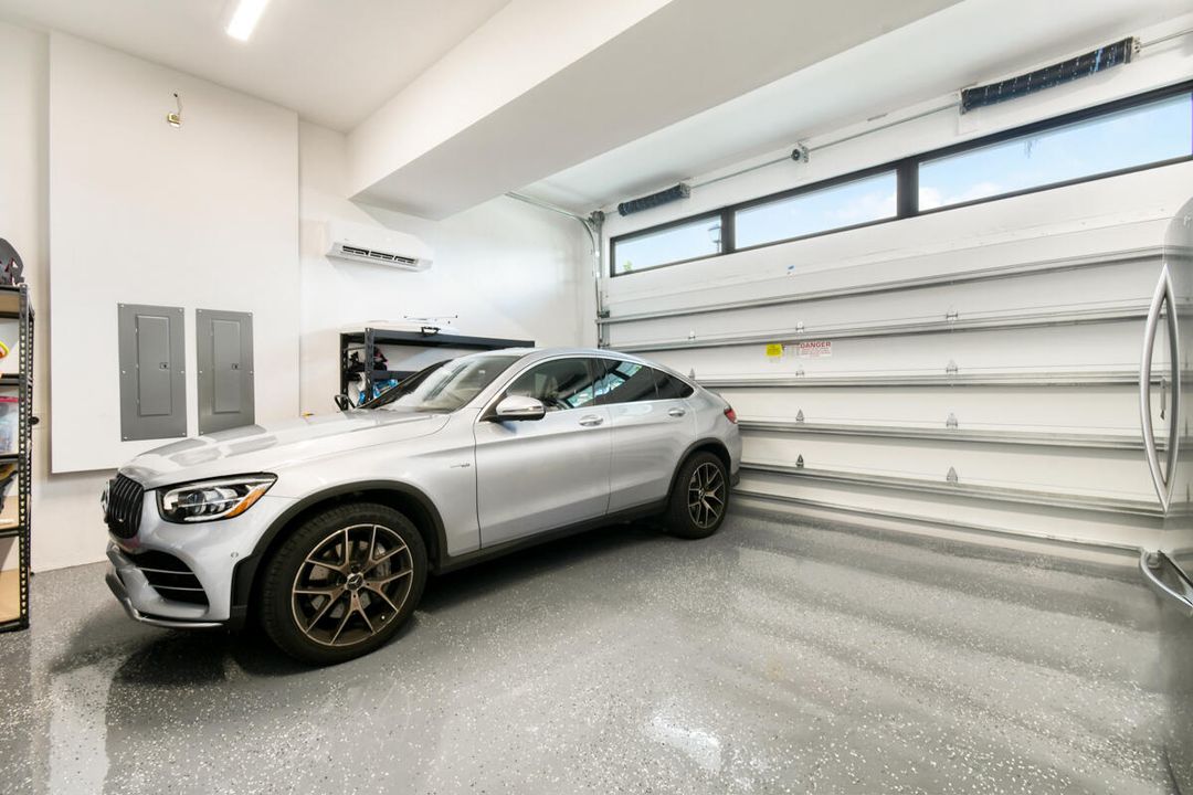 Activo con contrato: $2,949,000 (5 camas, 5 baños, 4522 Pies cuadrados)