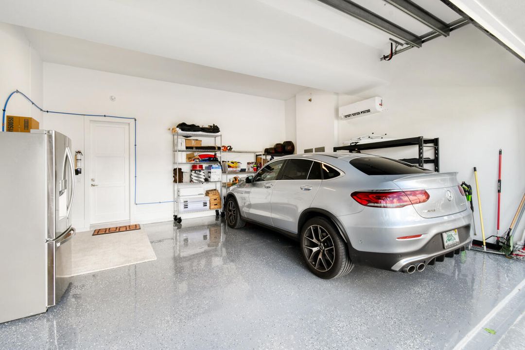 Activo con contrato: $2,949,000 (5 camas, 5 baños, 4522 Pies cuadrados)