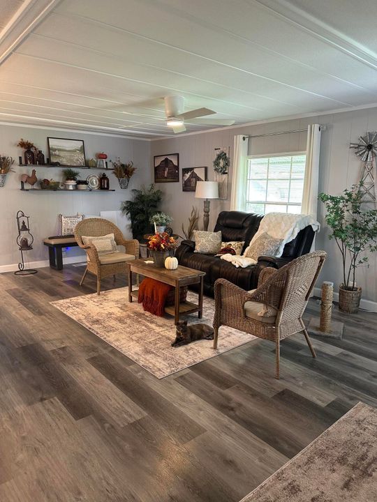 待售: $129,000 (2 贝兹, 2 浴室, 1340 平方英尺)