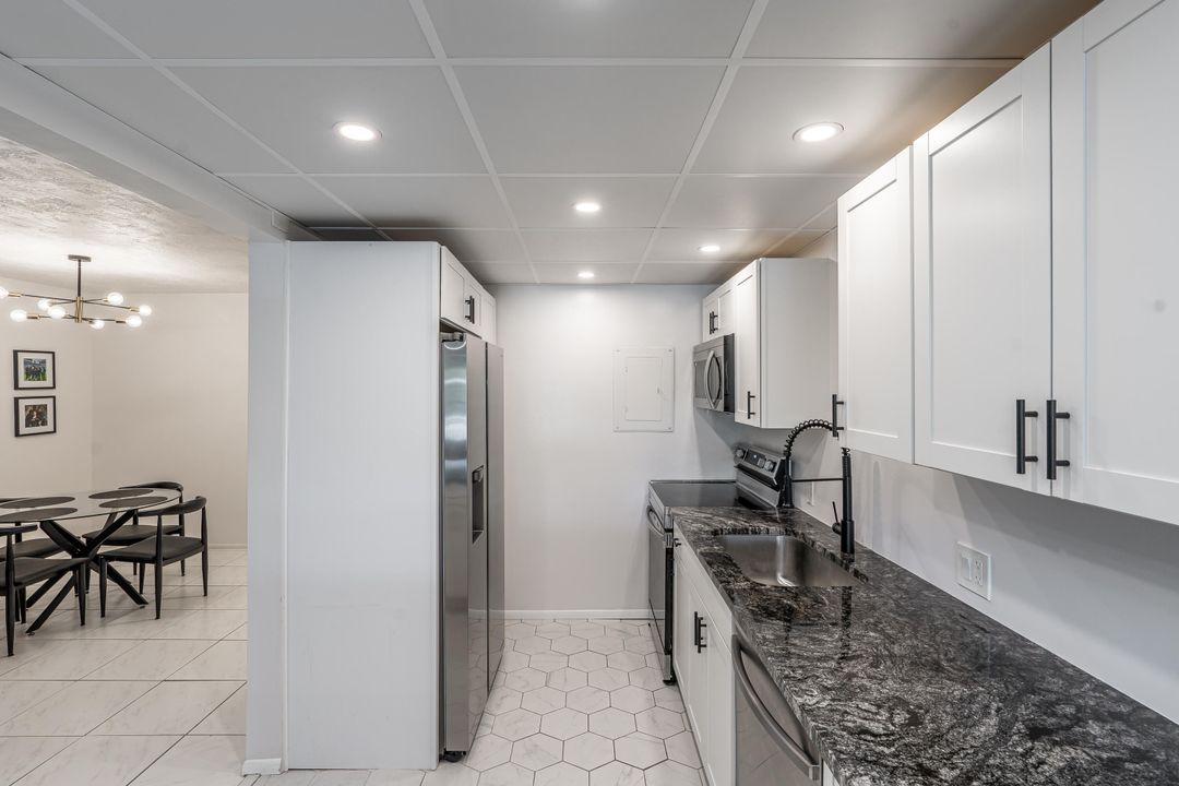Active With Contract: $160,000 (1 beds, 1 baths, 1129 Square Feet)