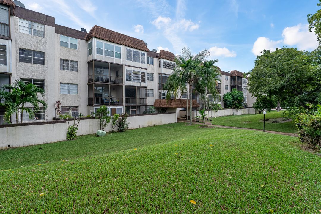 Active With Contract: $160,000 (1 beds, 1 baths, 1129 Square Feet)