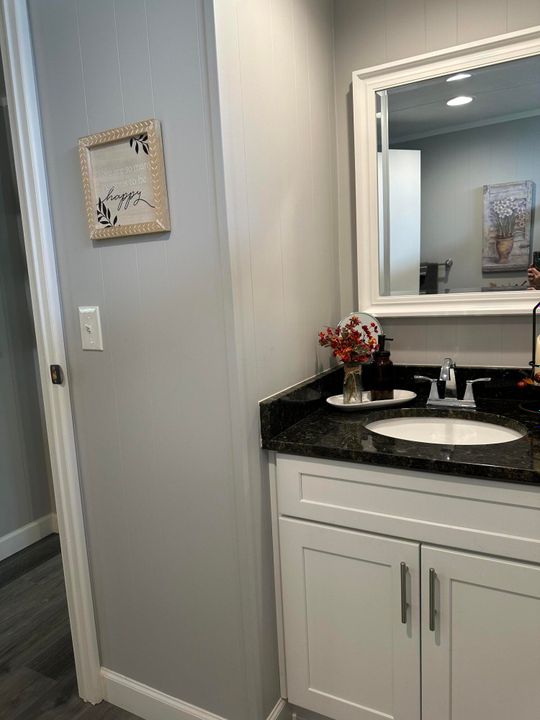 待售: $129,000 (2 贝兹, 2 浴室, 1340 平方英尺)