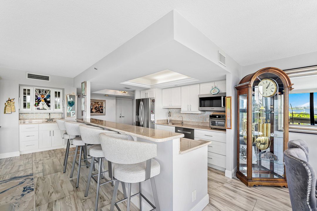 For Sale: $965,000 (2 beds, 2 baths, 1668 Square Feet)