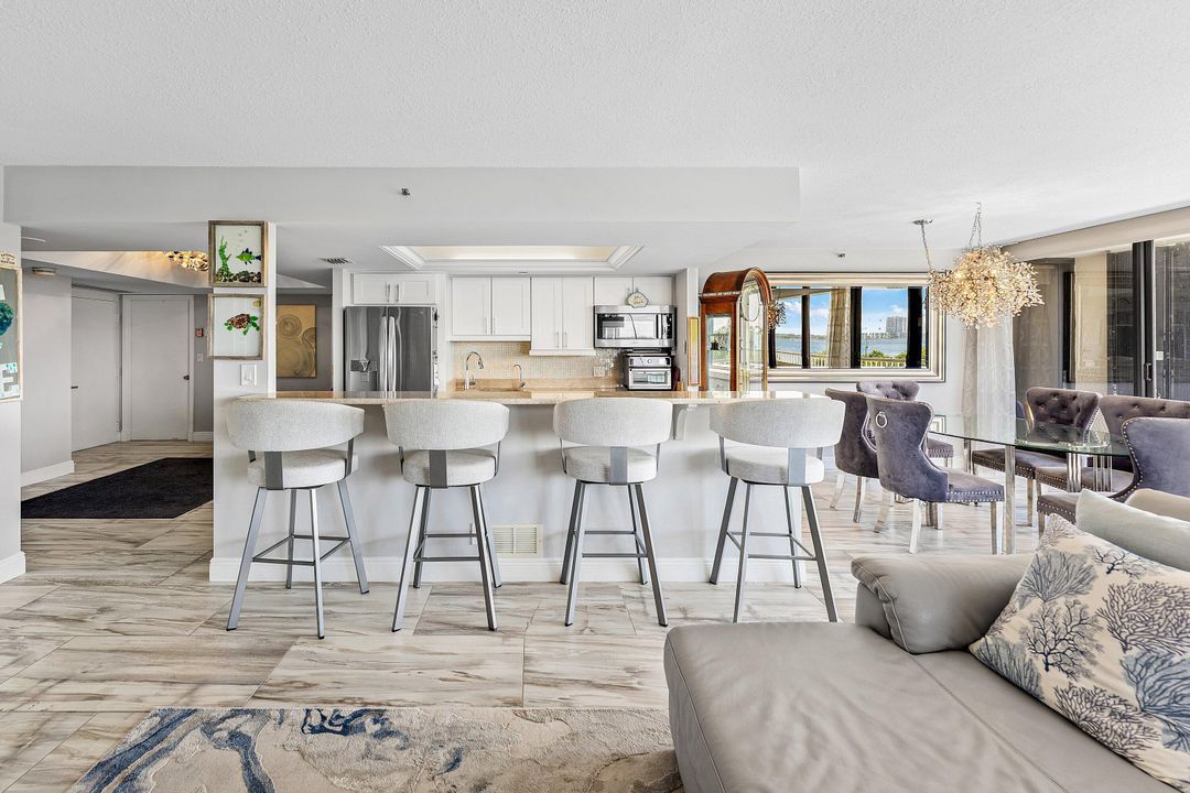 For Sale: $965,000 (2 beds, 2 baths, 1668 Square Feet)