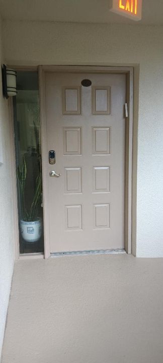 Active With Contract: $269,500 (2 beds, 2 baths, 1254 Square Feet)