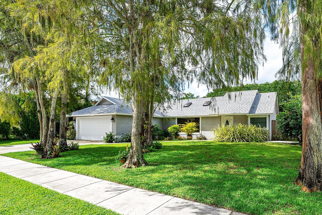 Activo con contrato: $5,600 (3 camas, 2 baños, 1550 Pies cuadrados)