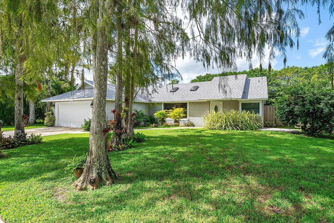 Activo con contrato: $5,600 (3 camas, 2 baños, 1550 Pies cuadrados)