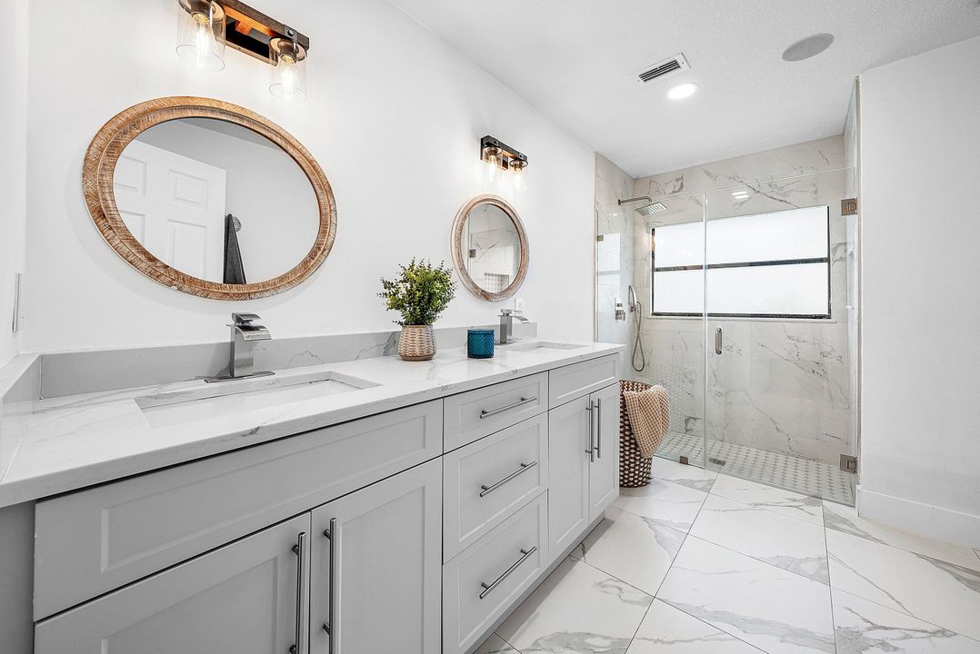 Activo con contrato: $5,600 (3 camas, 2 baños, 1550 Pies cuadrados)