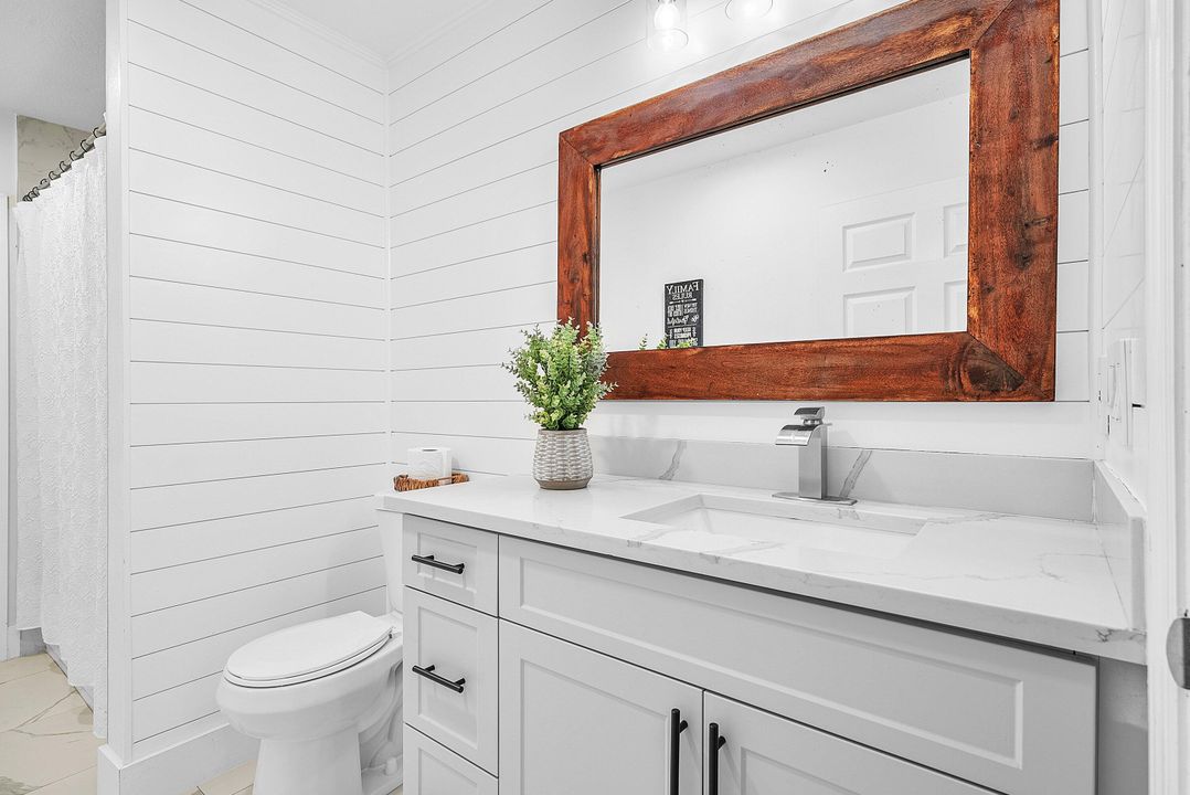 Activo con contrato: $5,600 (3 camas, 2 baños, 1550 Pies cuadrados)