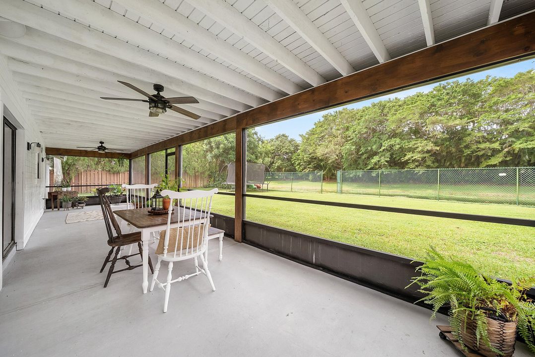 Activo con contrato: $5,600 (3 camas, 2 baños, 1550 Pies cuadrados)