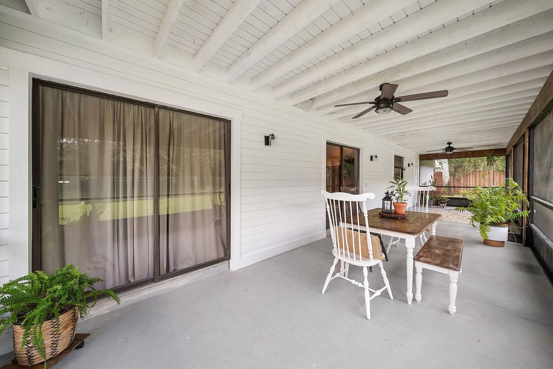 Activo con contrato: $5,600 (3 camas, 2 baños, 1550 Pies cuadrados)