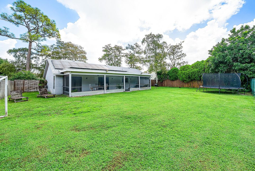 Activo con contrato: $5,600 (3 camas, 2 baños, 1550 Pies cuadrados)