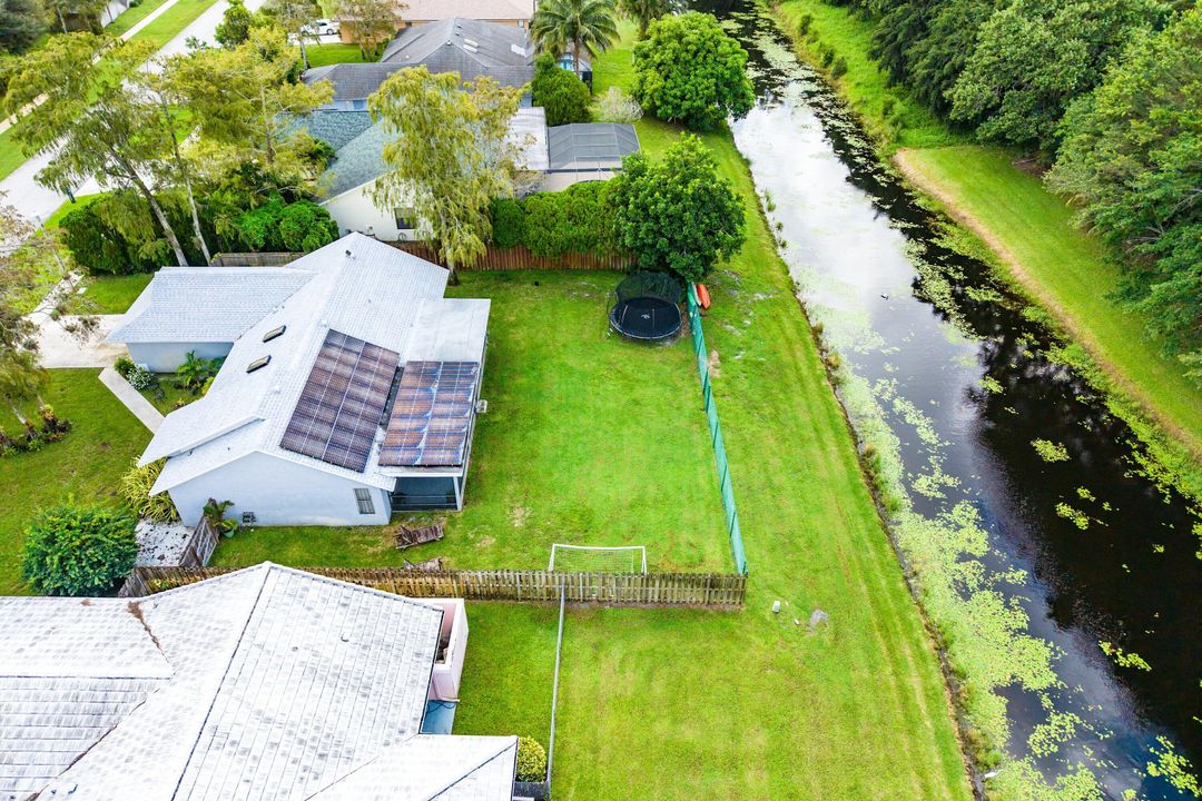 Activo con contrato: $5,600 (3 camas, 2 baños, 1550 Pies cuadrados)