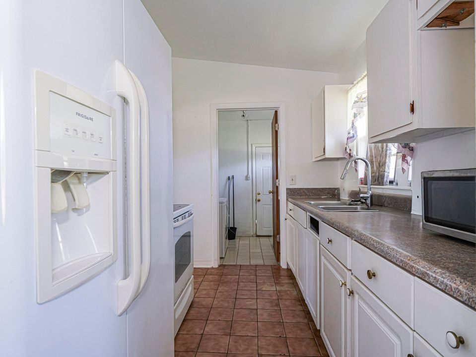 Activo con contrato: $199,999 (2 camas, 1 baños, 1140 Pies cuadrados)