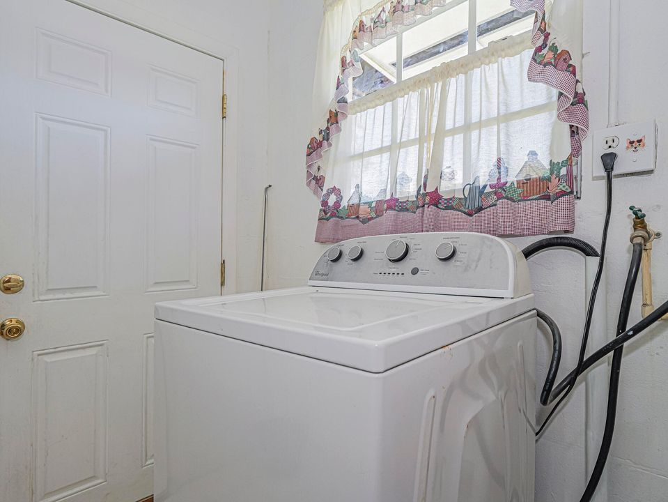 Activo con contrato: $199,999 (2 camas, 1 baños, 1140 Pies cuadrados)