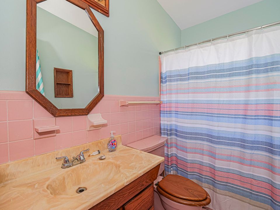 Activo con contrato: $199,999 (2 camas, 1 baños, 1140 Pies cuadrados)