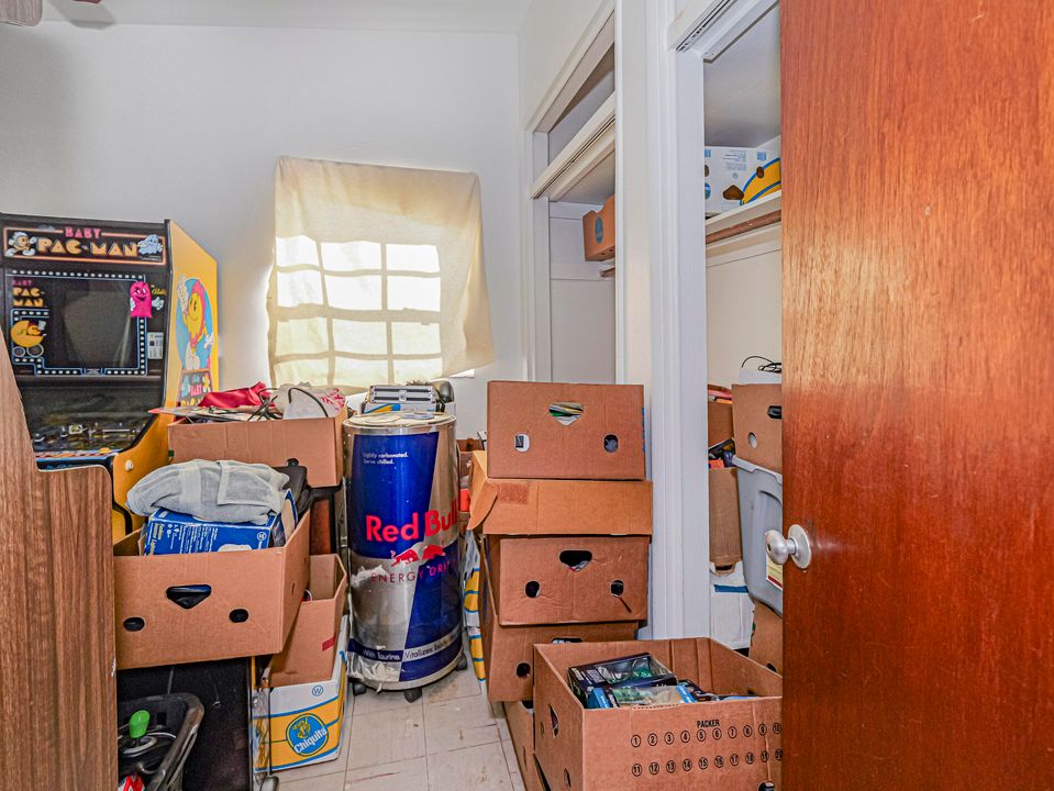 Activo con contrato: $199,999 (2 camas, 1 baños, 1140 Pies cuadrados)