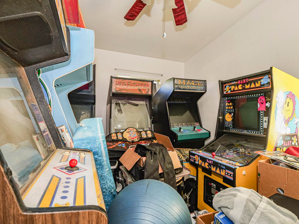 Activo con contrato: $199,999 (2 camas, 1 baños, 1140 Pies cuadrados)