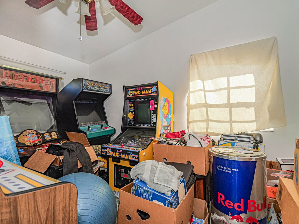 Activo con contrato: $199,999 (2 camas, 1 baños, 1140 Pies cuadrados)