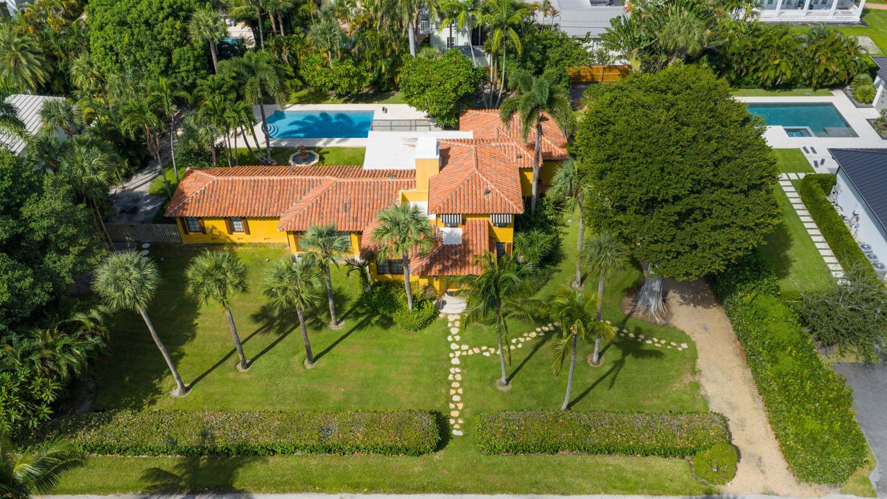 合同活跃: $4,995,000 (3 贝兹, 3 浴室, 2788 平方英尺)