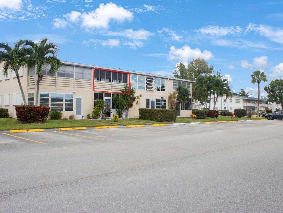 For Sale: $79,500 (1 beds, 1 baths, 570 Square Feet)