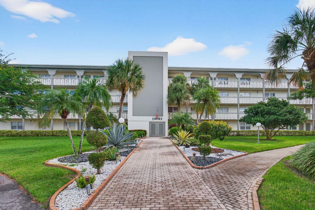 Под контрактом: $139,000 (2 спален, 2 ванн, 1156 Квадратных фут)