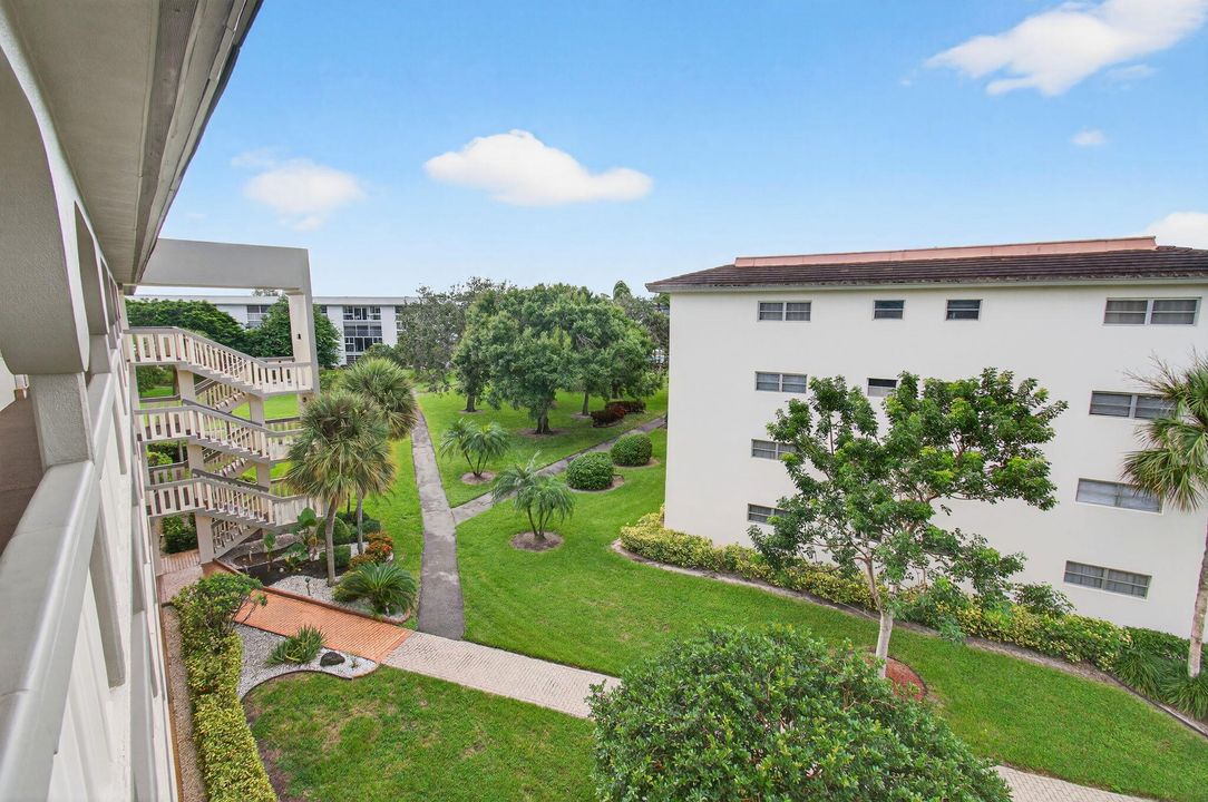 Под контрактом: $139,000 (2 спален, 2 ванн, 1156 Квадратных фут)