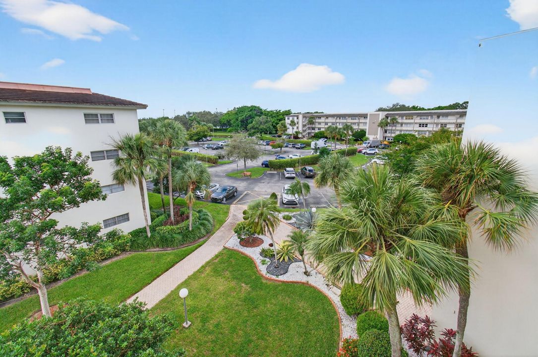 Под контрактом: $139,000 (2 спален, 2 ванн, 1156 Квадратных фут)