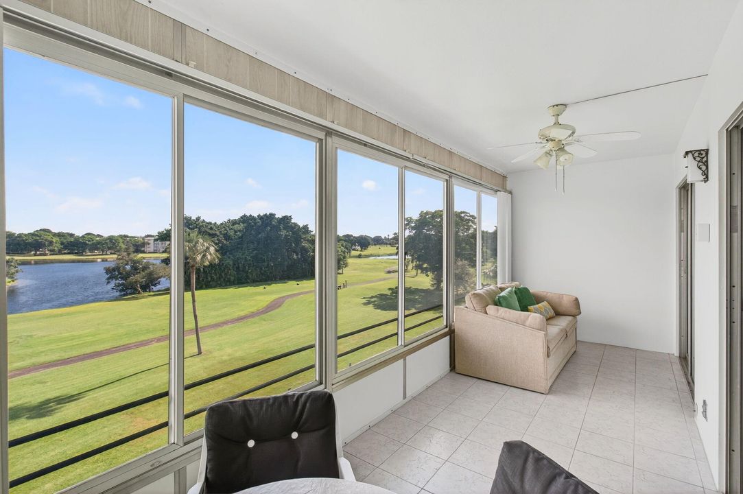 Под контрактом: $139,000 (2 спален, 2 ванн, 1156 Квадратных фут)