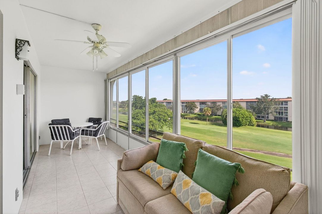 Под контрактом: $139,000 (2 спален, 2 ванн, 1156 Квадратных фут)